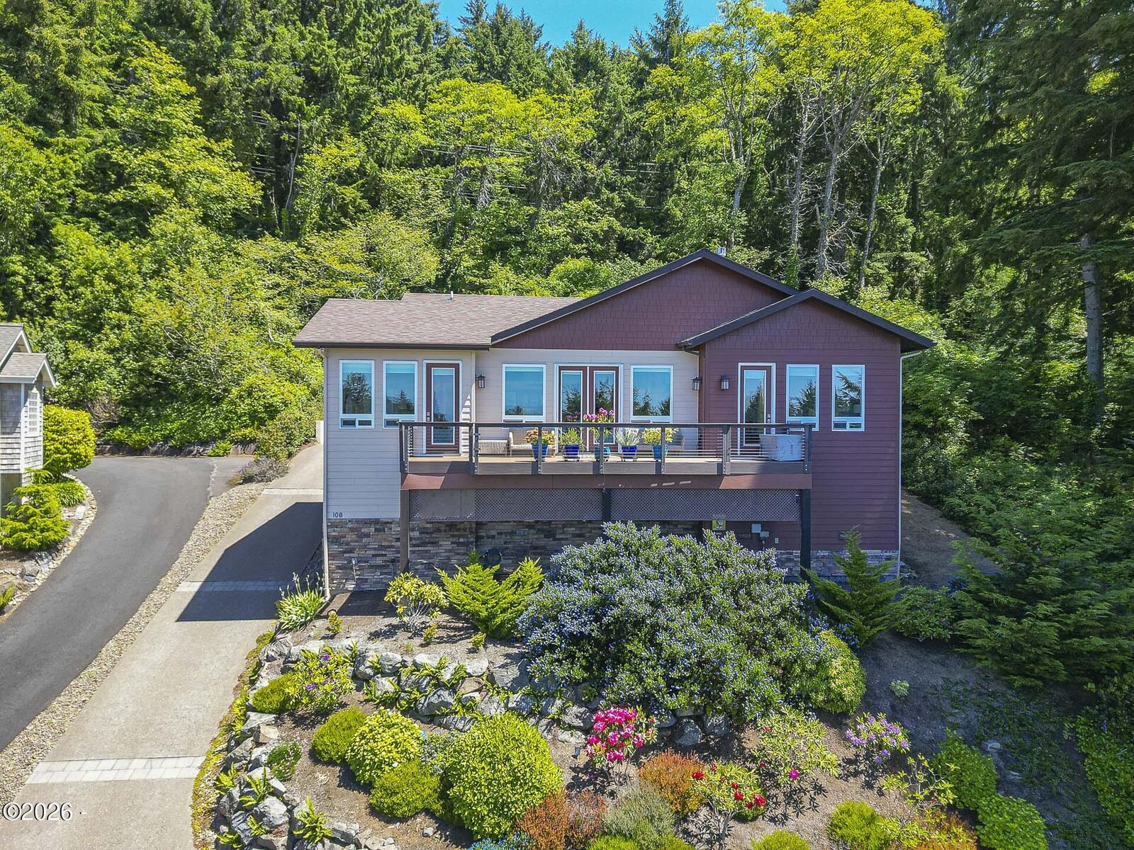 Property Photo: 108 Sea Crest Court OR 97369