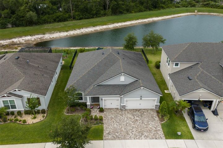 Property Photo:  11527 Cedar Valley Drive  FL 33569 