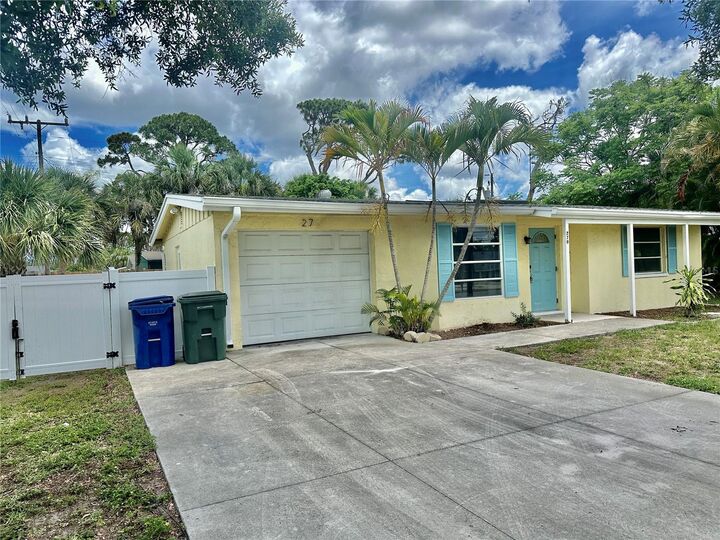 Property Photo: 270 W Seminole Drive FL 34293