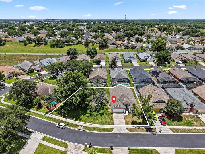 Property Photo: 3103 Merlot Way FL 34714