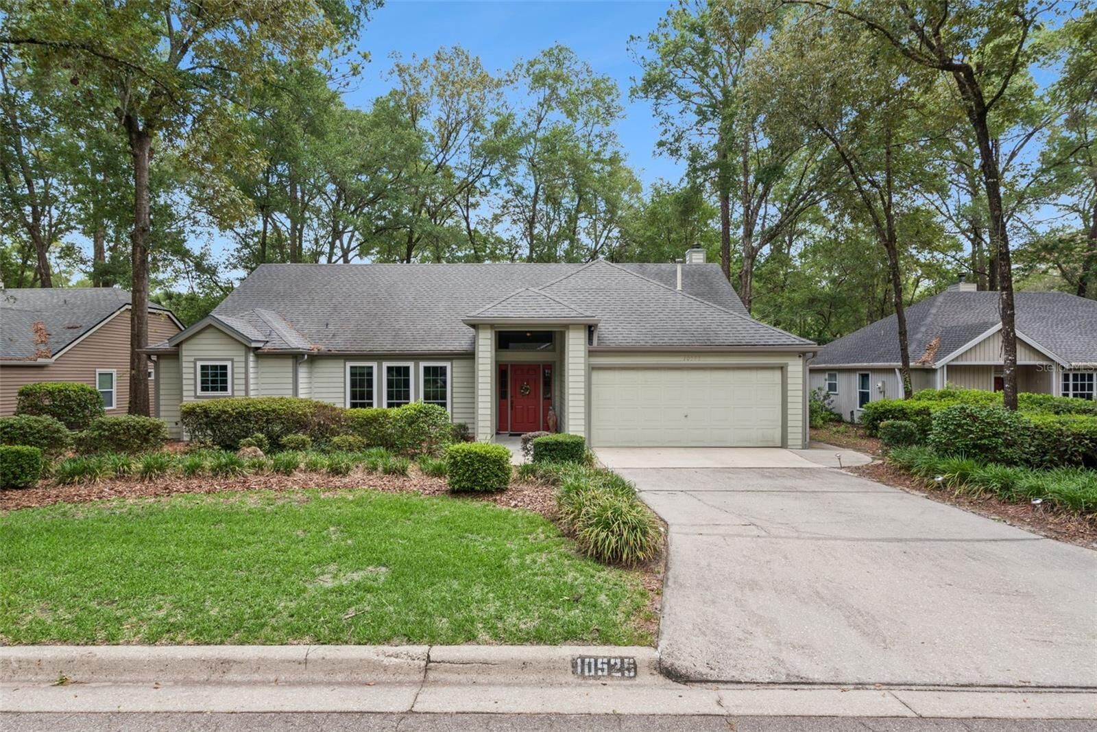 Property Photo: 10525 SW 55th Place FL 32608