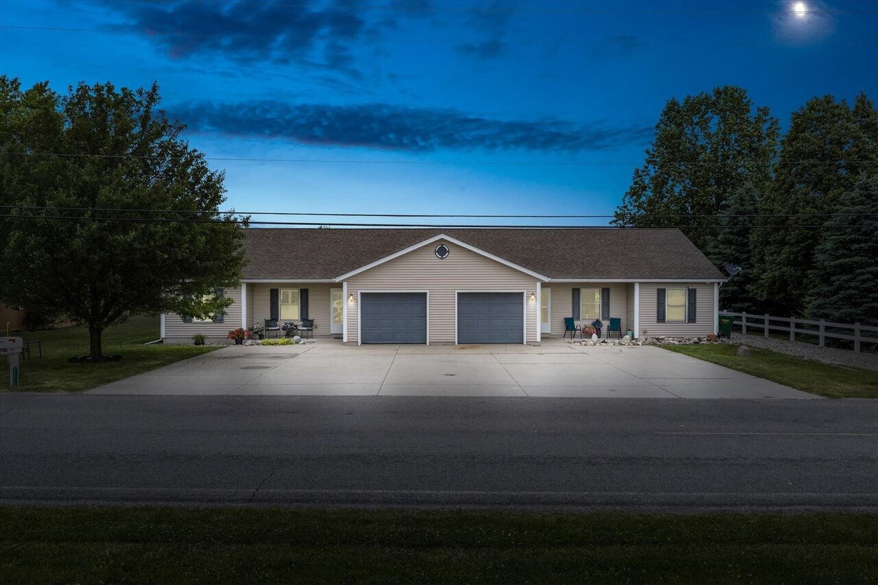 Property Photo: 22710 Diamond Cove Street MI 49031-9711