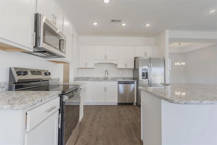 Property Photo: 135 Summer Rose Ln TN 38068