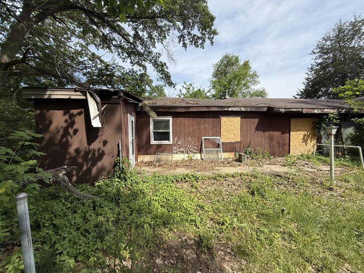 Property Photo:  552 19th Street  MI 49078 