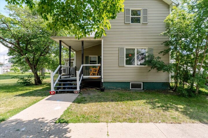 Property Photo:  340 W 1st Street  IL 61738 