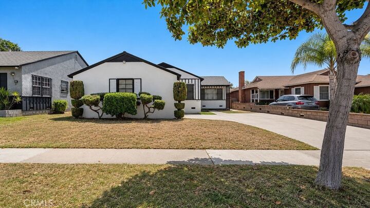 Property Photo: 11610 Chanera CA 90250