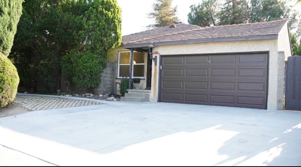 Property Photo: 8421 Tampa CA 91324