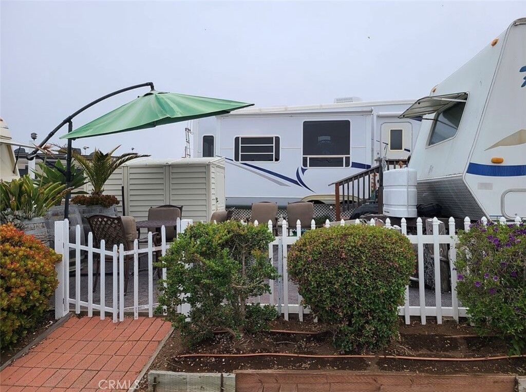 Property Photo:  233 Surf Street 6  CA 93442 