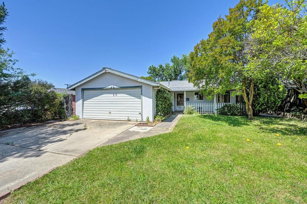 Property Photo:  5613 Sapunor Way  CA 95608 