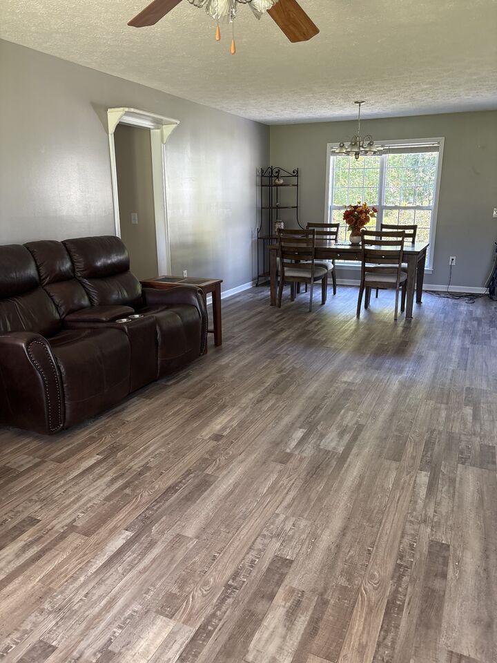 Property Photo: 28 Long Meadow Dr TN 37334