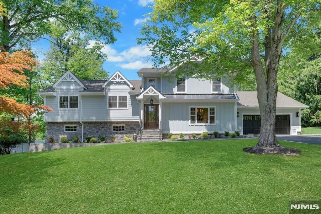 Property Photo:  51 Brookside Terrace  NJ 07006 