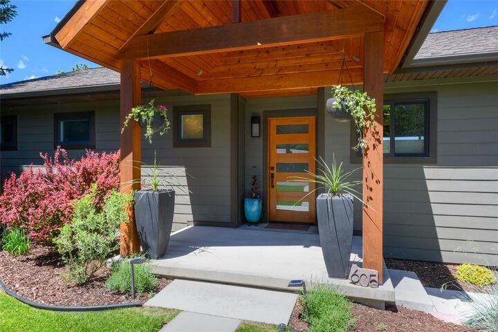 Property Photo: 605 Parkview Way MT 59803