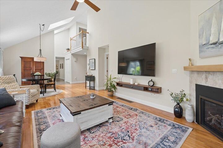 Property Photo: 110 Hawthorne Village Road NH 03062