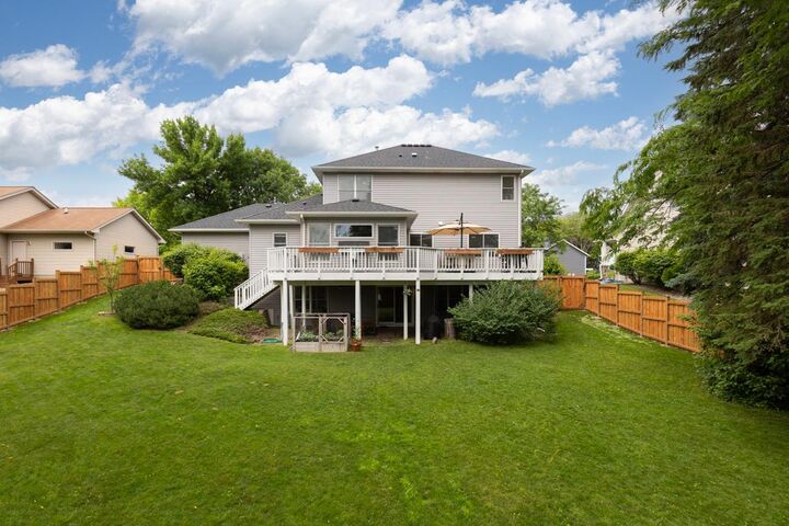 Property Photo:  1119 Bluff Pass S  MN 55318 