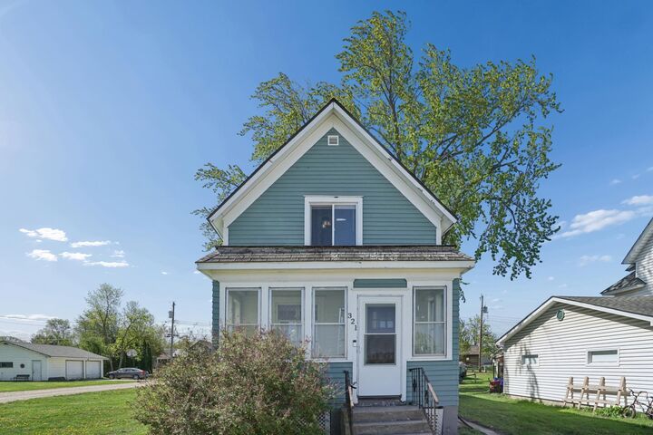 Property Photo:  321 1st Street NE  MN 55370 