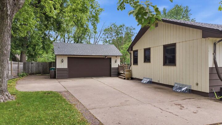 Property Photo:  7911 59 1/2 Avenue N  MN 55428 