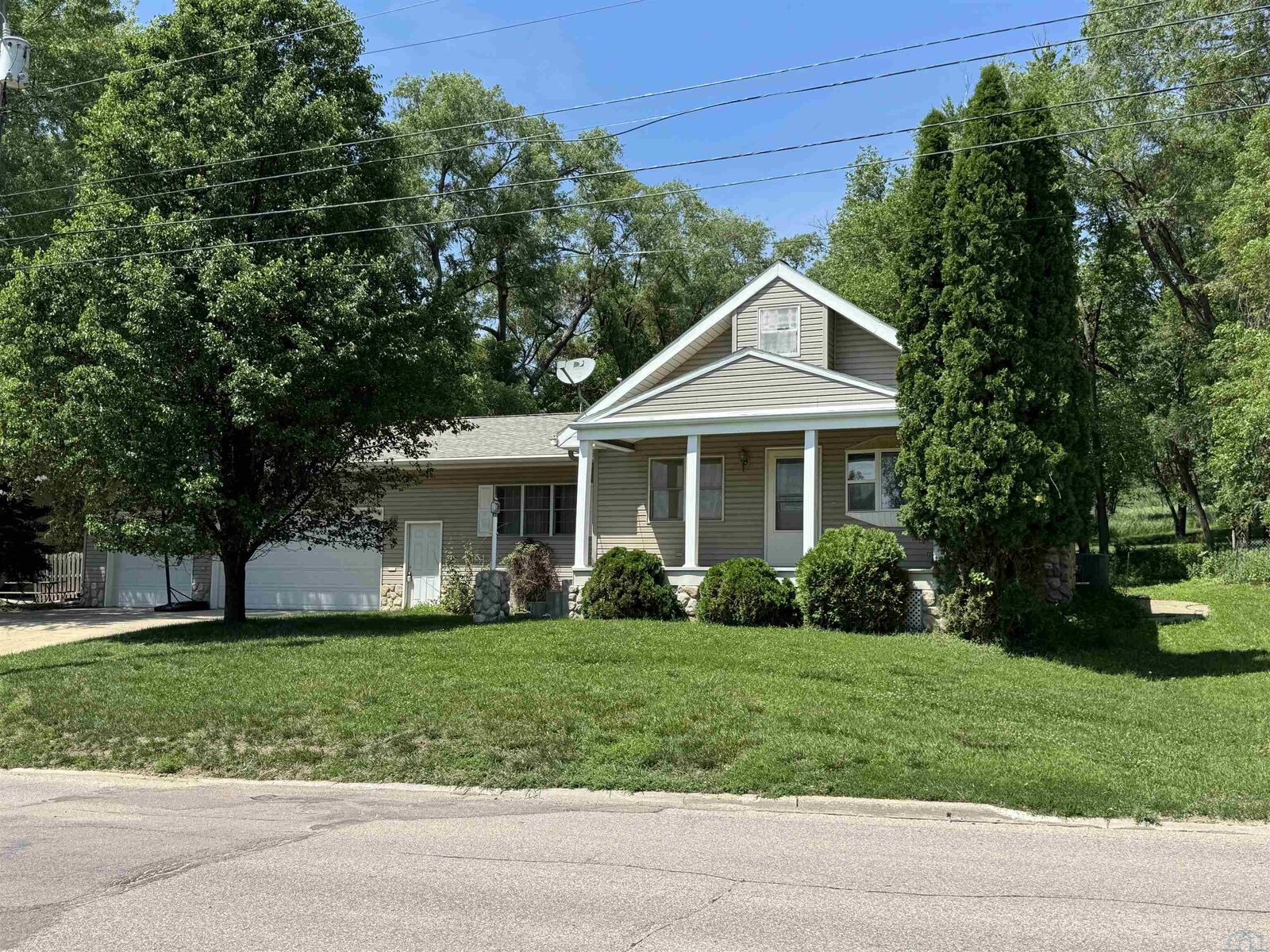 Property Photo:  5023 Stone Avenue  IA 51106 
