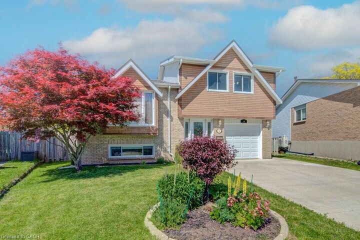 Property Photo:  16 Sugar Maple Place  ON N2N 1Y3 
