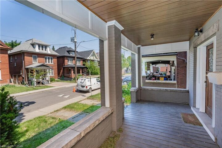 Property Photo:  25 Spadina Avenue Main  ON L8M 2W8 