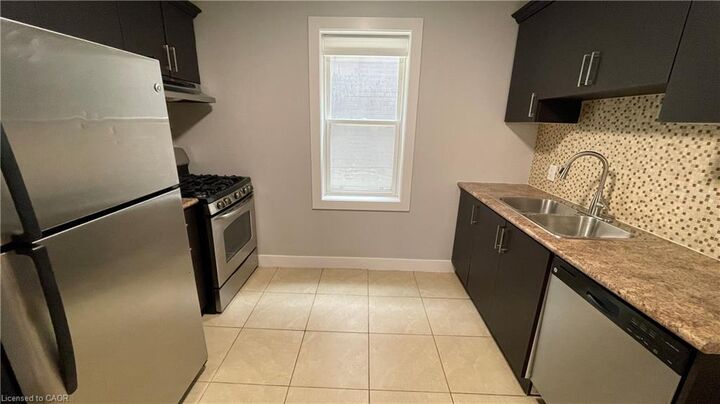 Property Photo:  1544 King Street E 202  ON L8K 1S9 