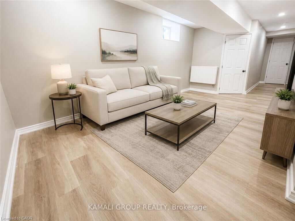 Property Photo:  25 Spadina Avenue Bsmt  ON L8M 2W8 
