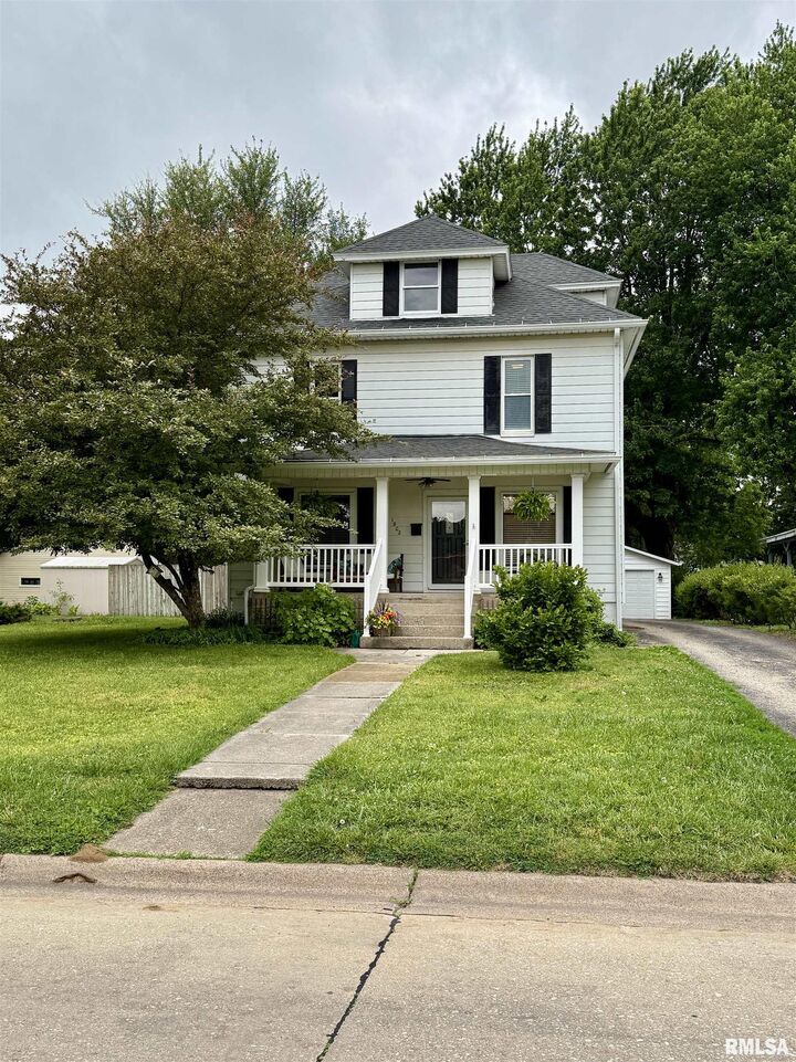 Property Photo:  1902 N Broad Street  IL 61401 
