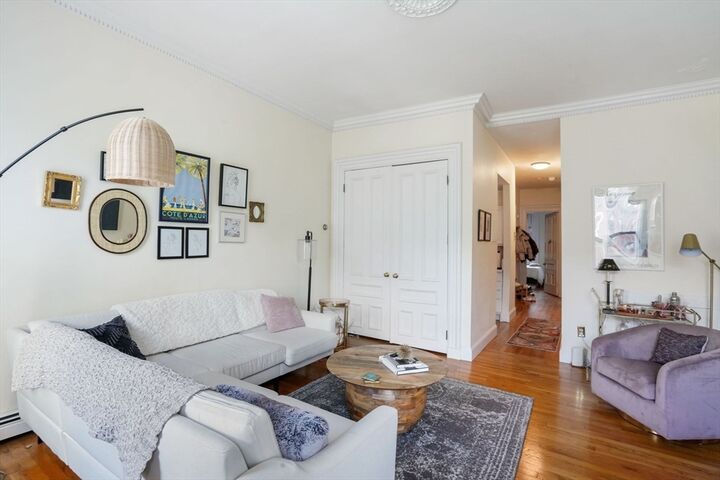 Property Photo: 315 Beacon St 8 MA 02116