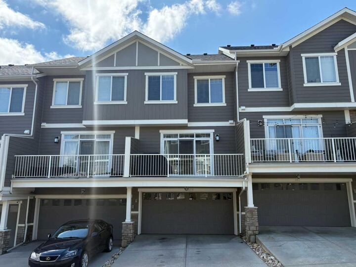 659 Evanston Manor NW — photo 1