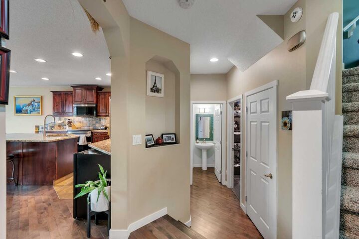 Property Photo:  28 Cranwell Crescent SE  AB T3M 1E9 
