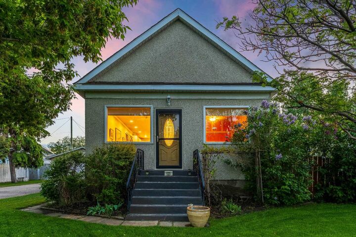 Property Photo: 123 McCann Street SE AB T0J 1X1