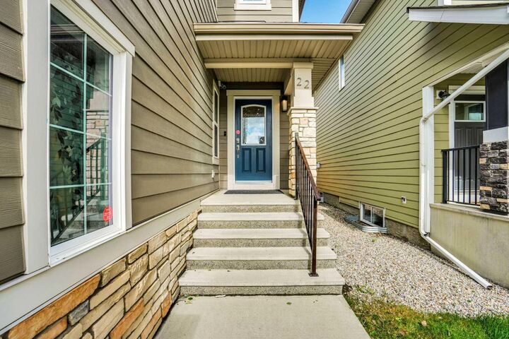Property Photo:  22 Sherwood Road NW  AB T3R 0N8 