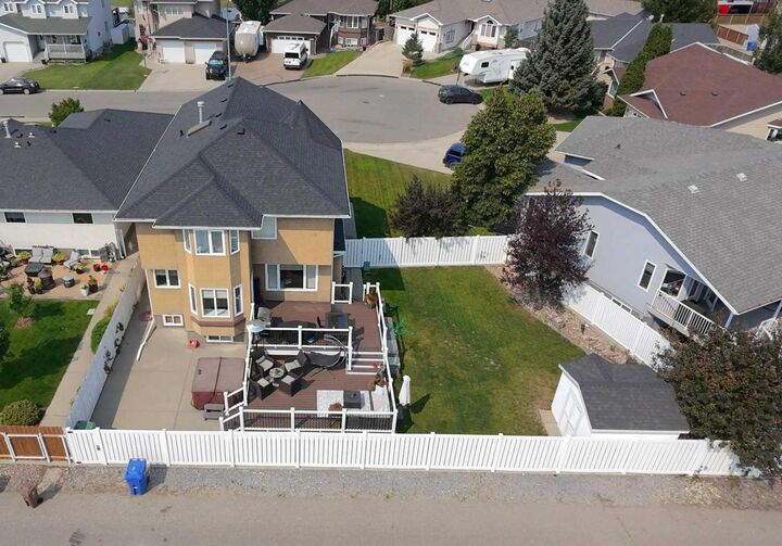 Property Photo: 6107 Park Place AB T1G 1E9