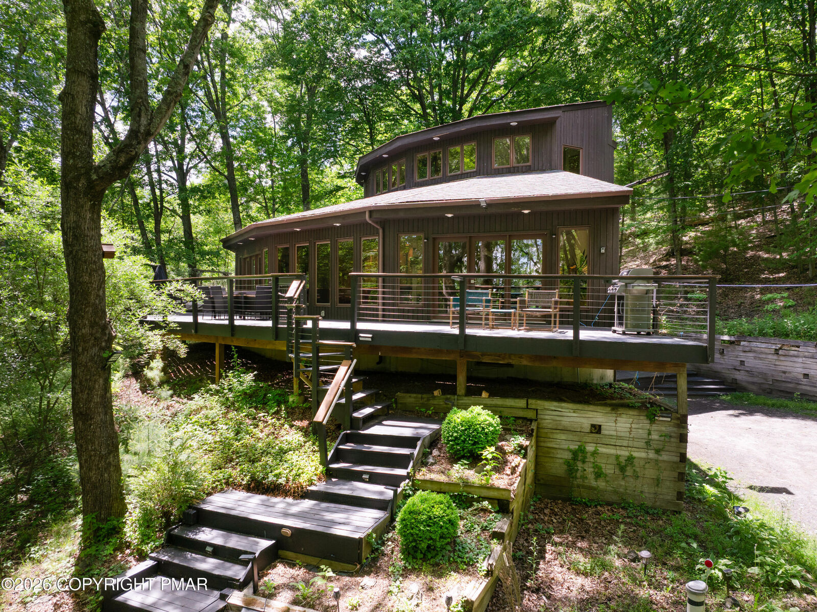 Property Photo: 180 Calvary Court PA 18302