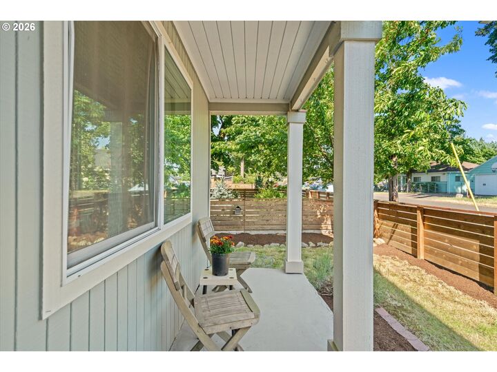 Property Photo:  6156 SE Lexington St  OR 97206 