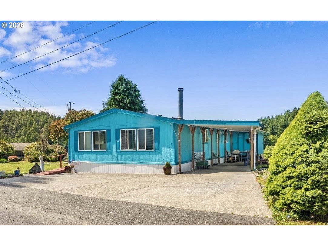 Property Photo:  96465 Coverdell Rd 8  OR 97415 