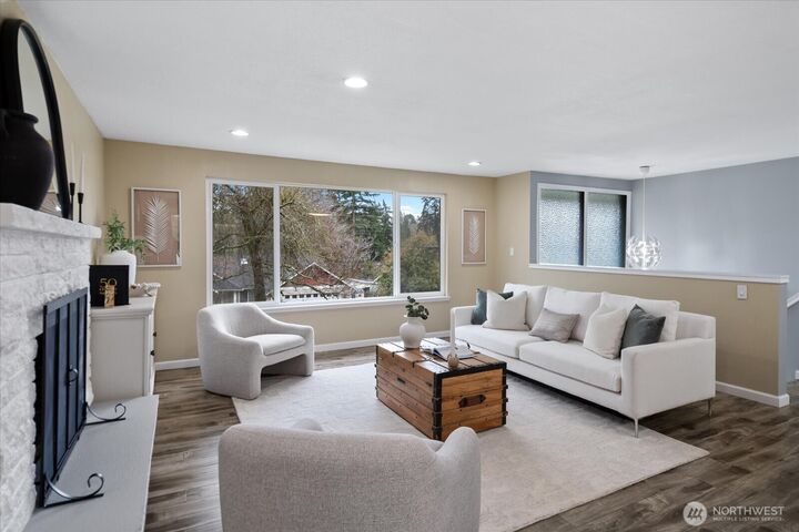 Property Photo: 18312 73rd Avenue W WA 98026