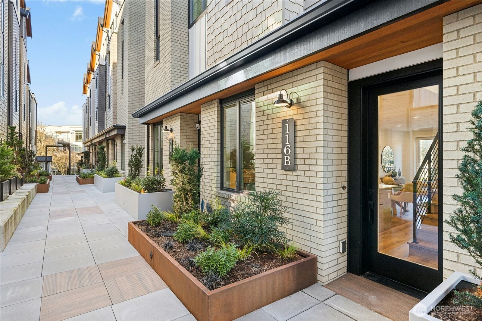 Property Photo:  112 E  2nd Street S  WA 98033 