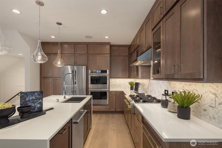Property Photo:  10812 (Hs 59)  120th Lane NE A  WA 98033 