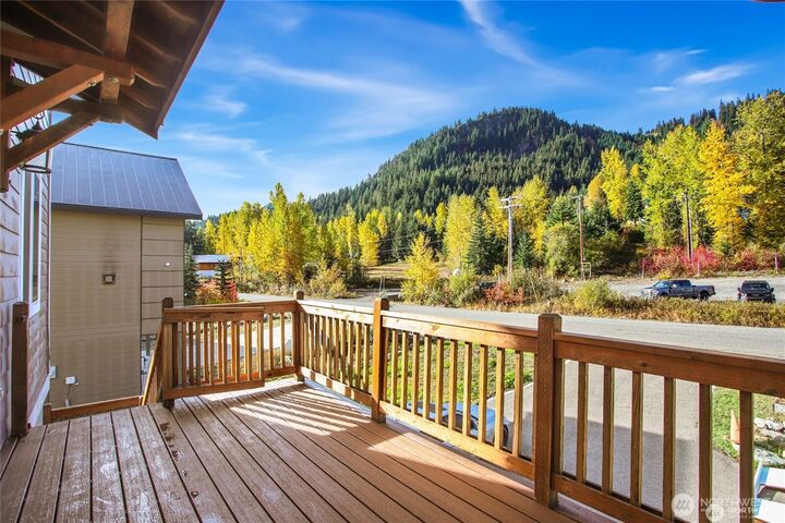 Property Photo:  330  Keechelus Drive  WA 98068 