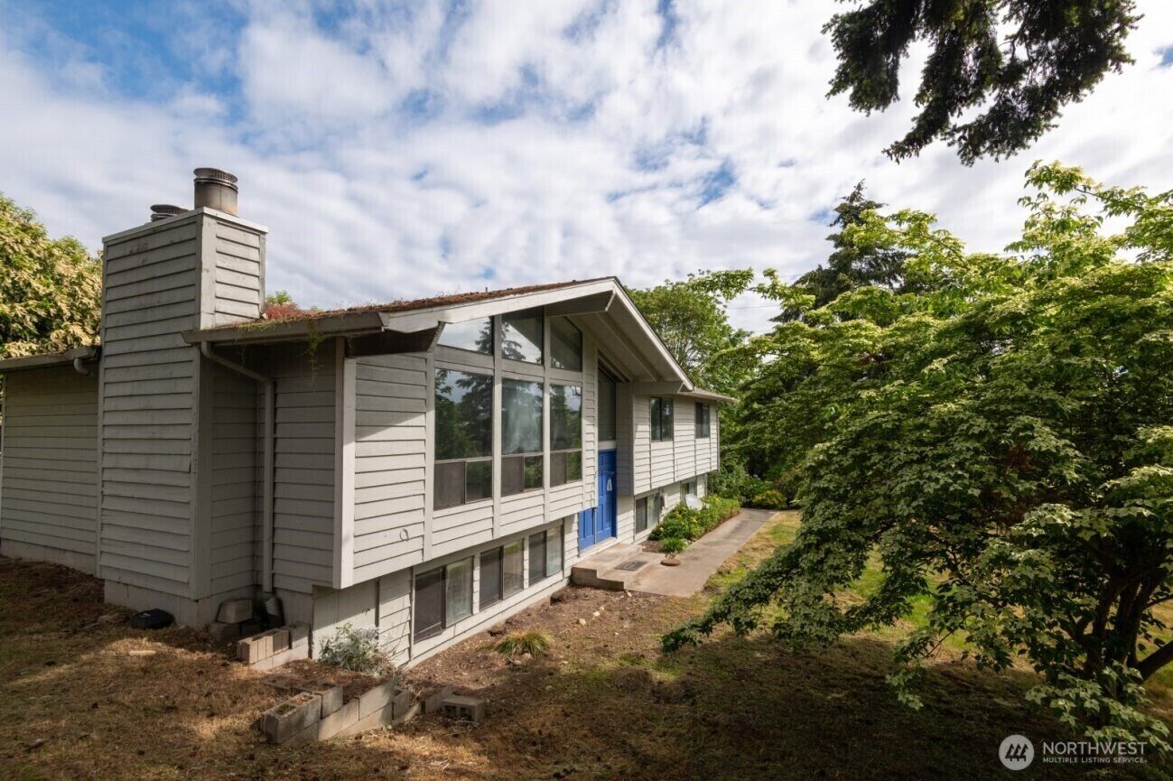 Property Photo: 1702 Browns Point Boulevard WA 98422