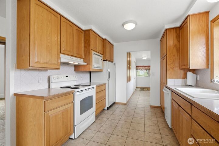 Property Photo: 13608 Wide Hollow Road WA 98908