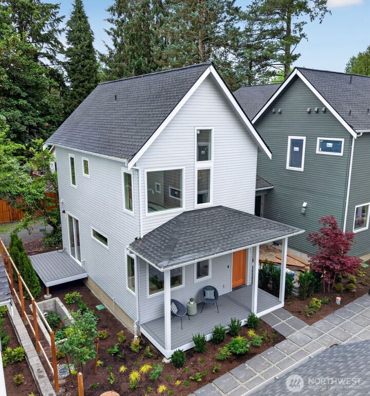 Property Photo: 11739 40th Avenue NE B WA 98125