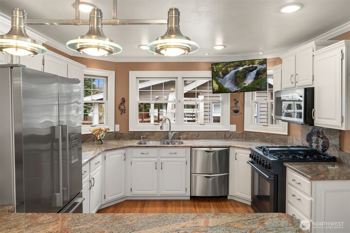 Property Photo:  17409  113th Avenue NE  WA 98011 
