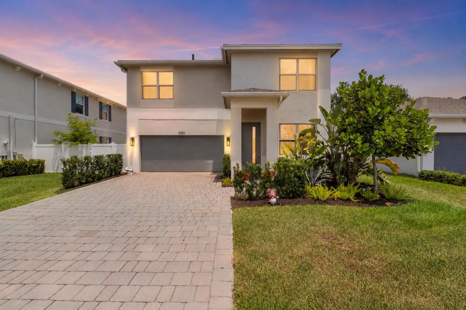 Property Photo: 4506 Catalina Way FL 33463