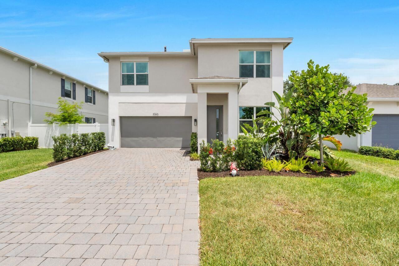 Property Photo: 4506 Catalina Way FL 33463