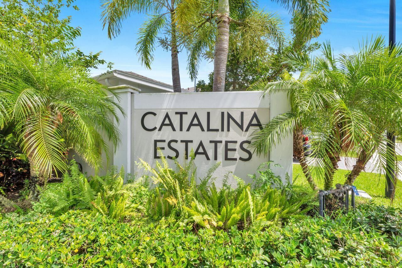 Property Photo:  4506 Catalina Way  FL 33463 