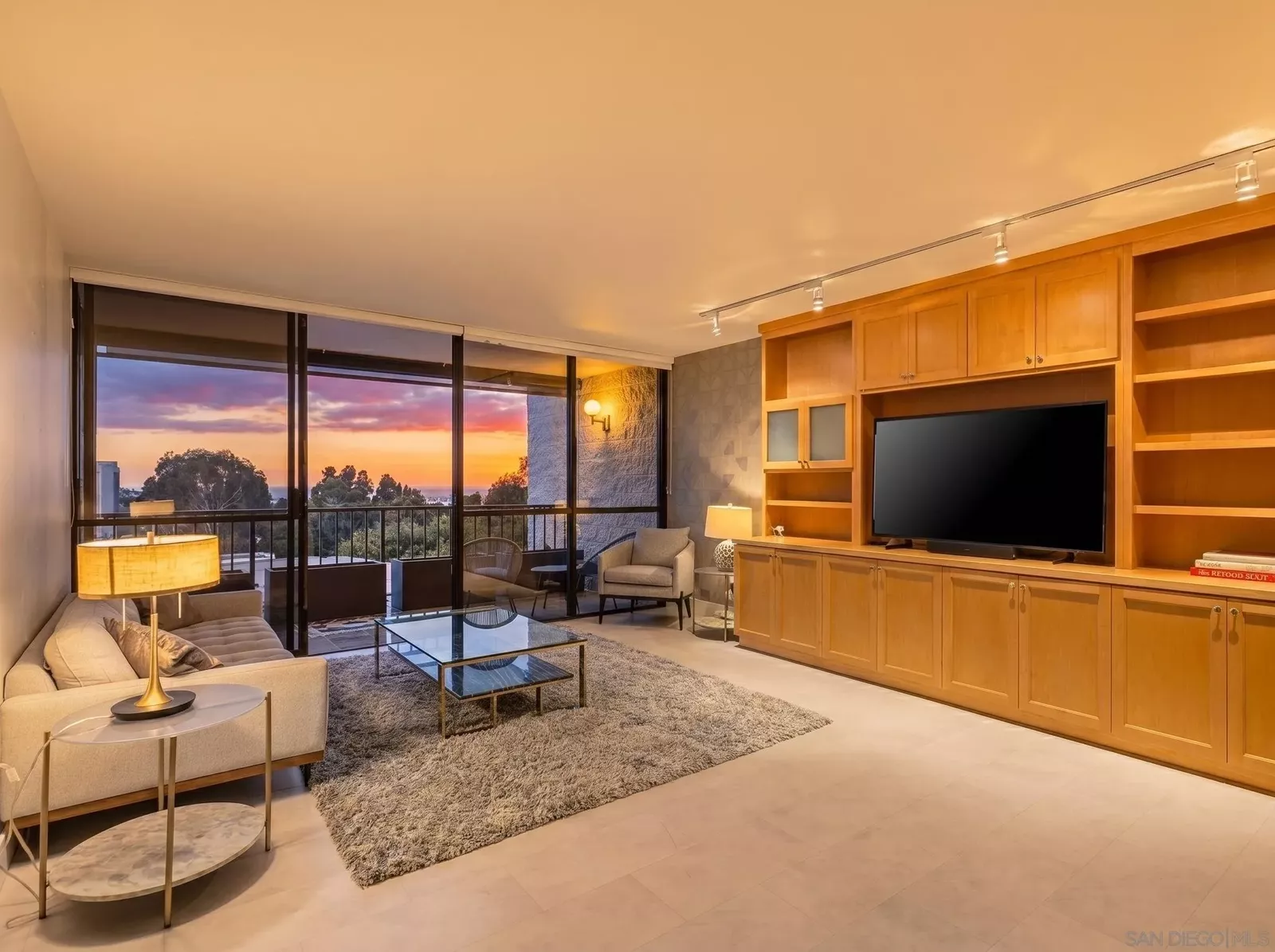 Property Photo:  2500 Torrey Pines Rd 403  CA 92037 