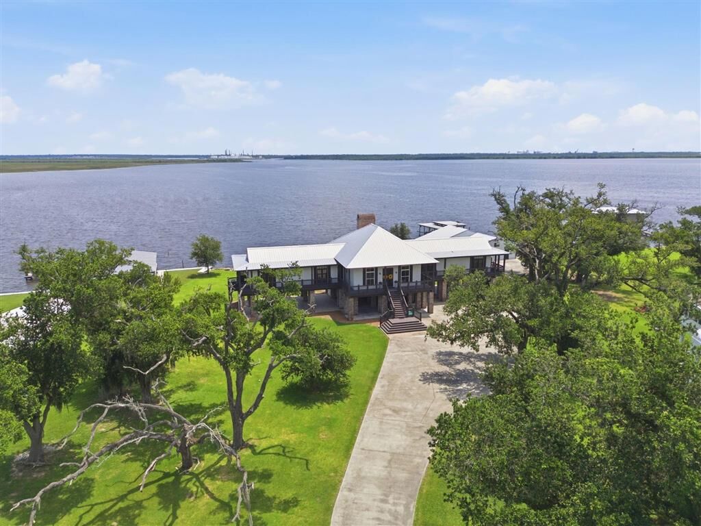 Property Photo:  7111 Port Rd Road  LA 70665 