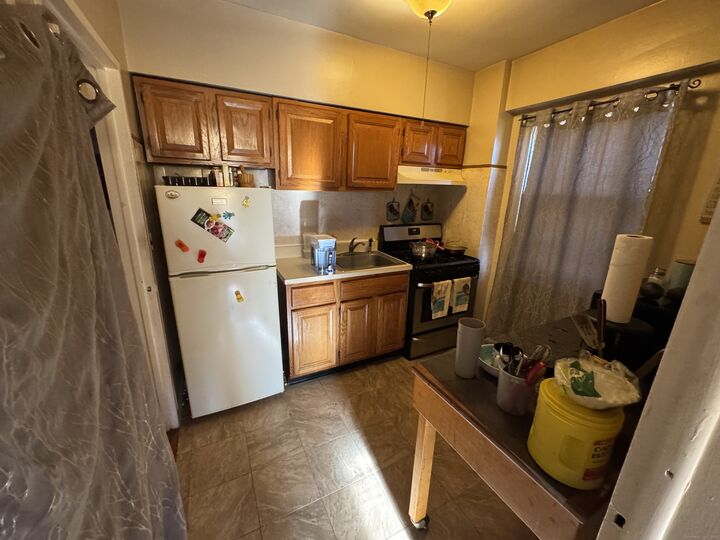 Property Photo:  230 Farmington Avenue D8  CT 06105 