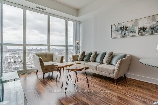 Property Photo:  35 Brian Peck Crescent 1510  ON M4G 0A5 